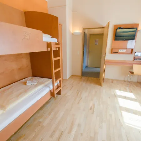 호텔 Jufa Bruck An Der - Im Weitental 3*