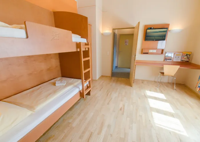 호텔 Jufa Bruck An Der - Im Weitental 3*