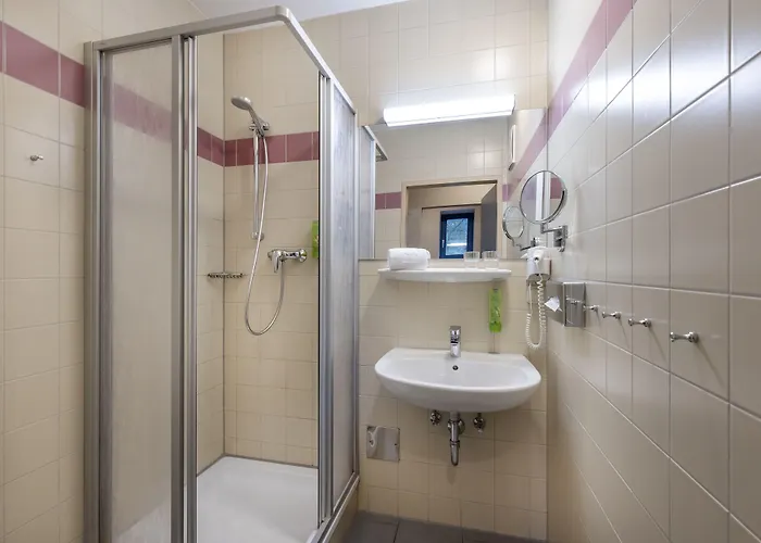 Jufa Bruck An Der - Im Weitental Szálloda 3*