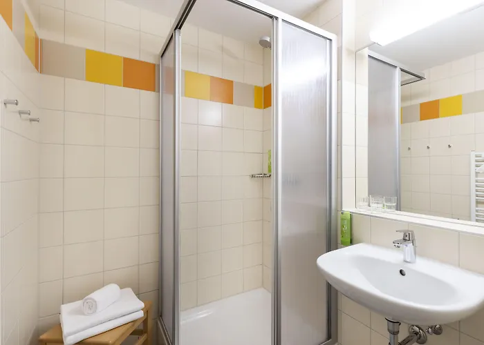 Jufa Bruck An Der - Im Weitental Szálloda